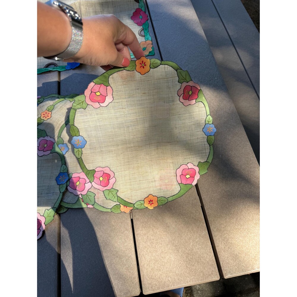 vintage linen appliqué hand stitched floral placemats & runner
